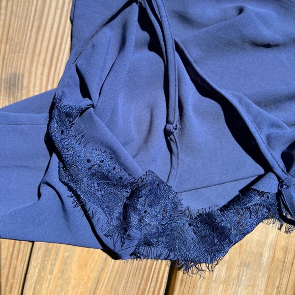 SHEIN large lacy adjustable tank top - Picture 7 of 8